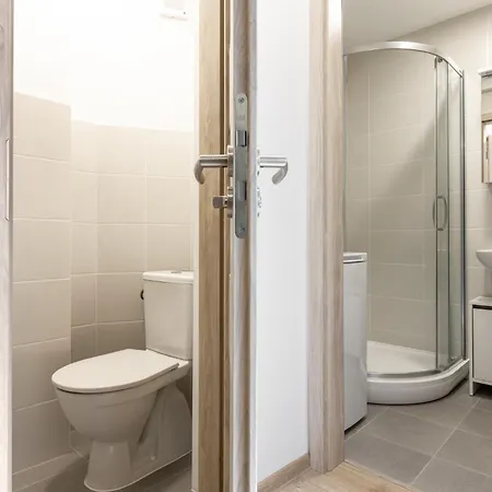 2 Bedroom Apartment With A Terrace Near The Metro Prague Exterior photo