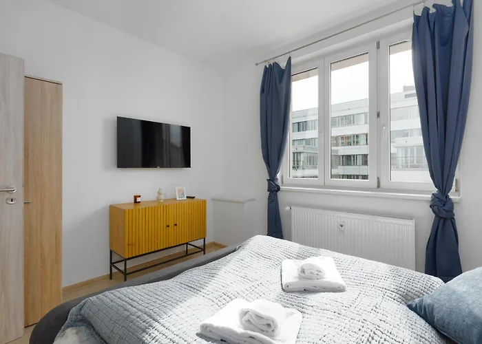 2 Bedroom Apartment With A Terrace Near The Metro
