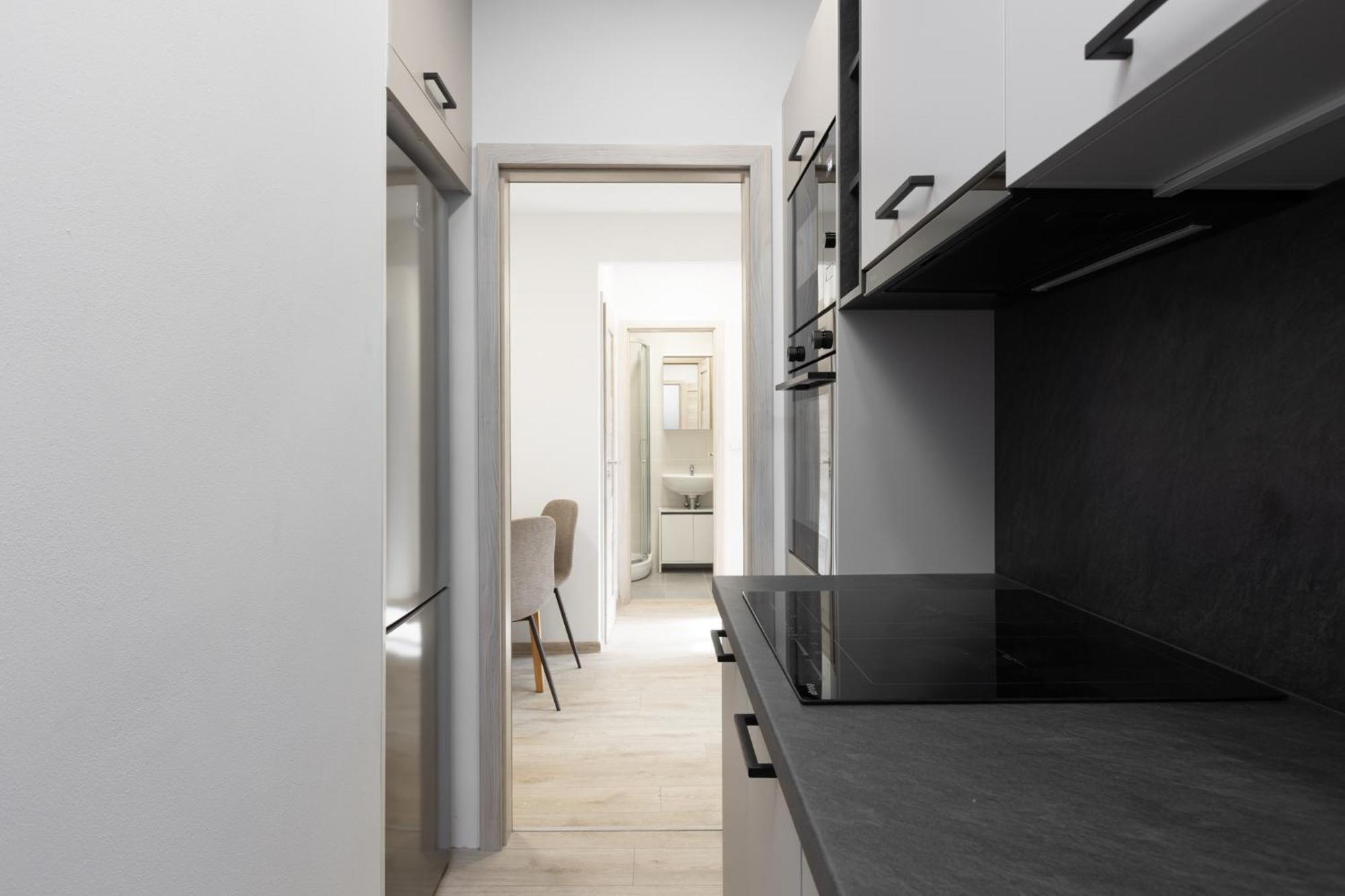 2 Bedroom With A Terrace Near The Metro Прага